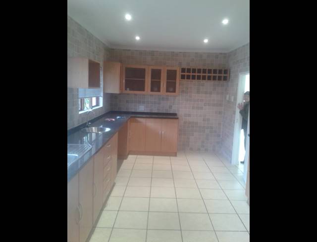 3 BEDROOM FREESTANDING TO LET IN STRAND CENTRAL